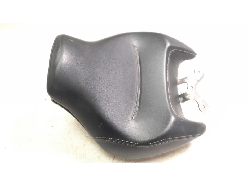 Recambio de asiento delantero para triumph rocket 3 r referencia OEM IAM A9700876  