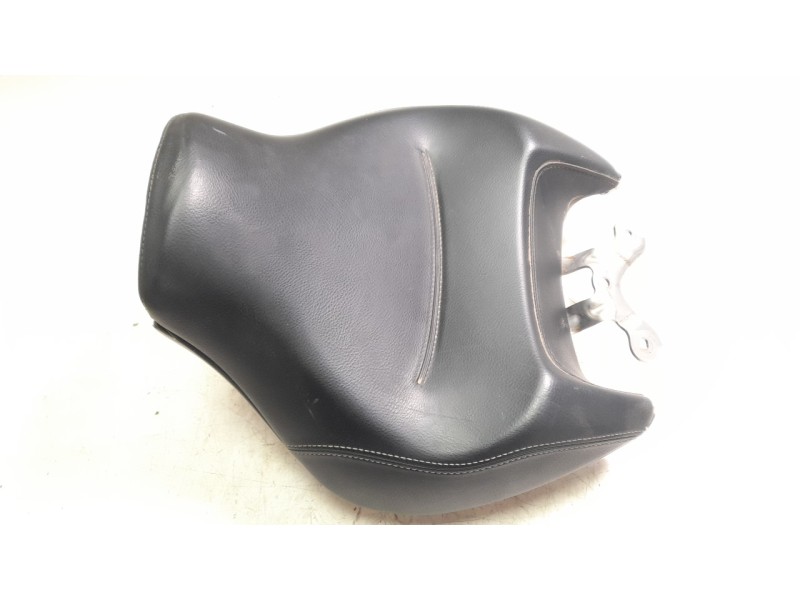 Recambio de asiento delantero para triumph rocket 3 r referencia OEM IAM A9700876  
