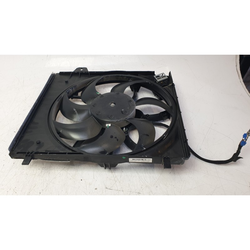 Recambio de electroventilador para peugeot 208 ii (ub_, up_, uw_, uj_) 1.2 puretech 100 referencia OEM IAM 9827752980  
