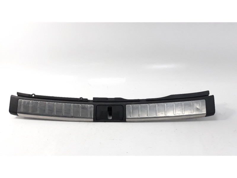 Recambio de molduras traseras para lexus rx 3.5 v6 24v cat referencia OEM IAM 5838748070  