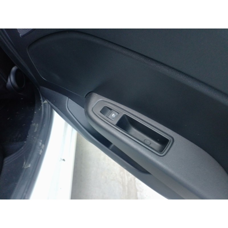 Recambio de mando elevalunas trasero derecho para renault clio v (b7_) tce 90 (b7mt) referencia OEM IAM   