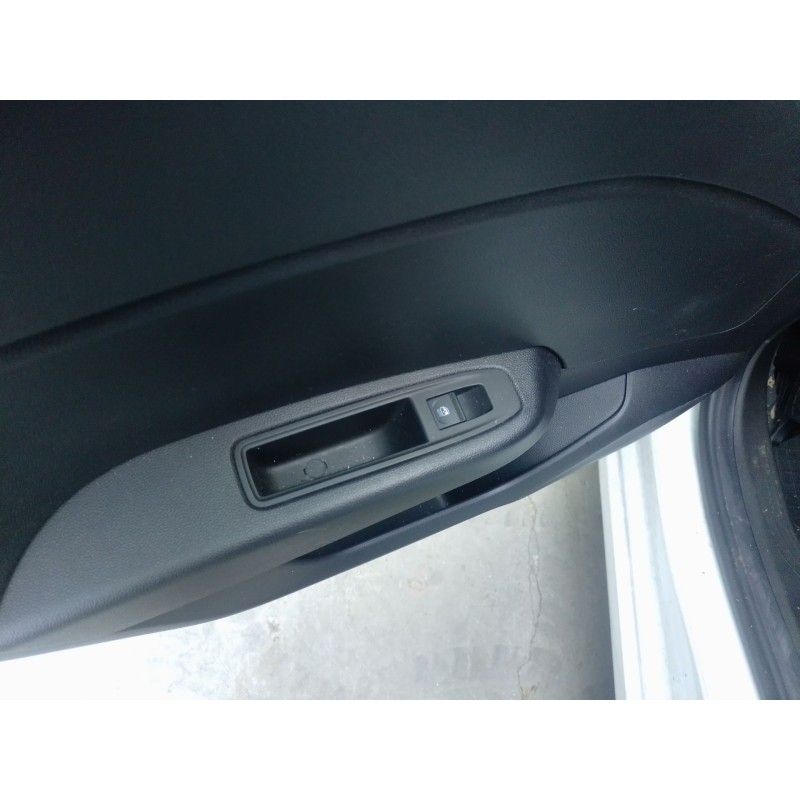 Recambio de mando elevalunas trasero izquierdo para renault clio v (b7_) tce 90 (b7mt) referencia OEM IAM   