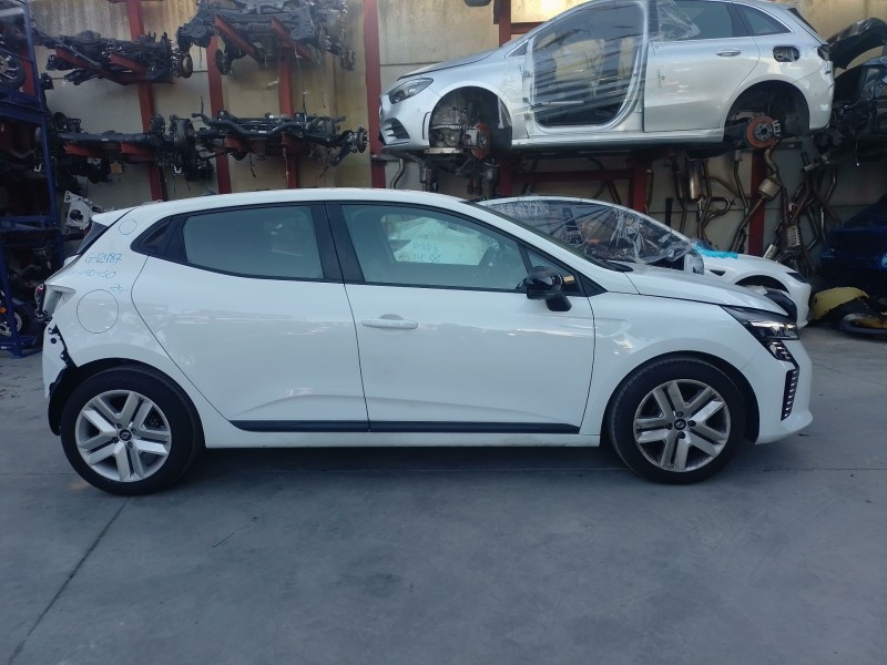 renault clio v (b7_) del año 2024