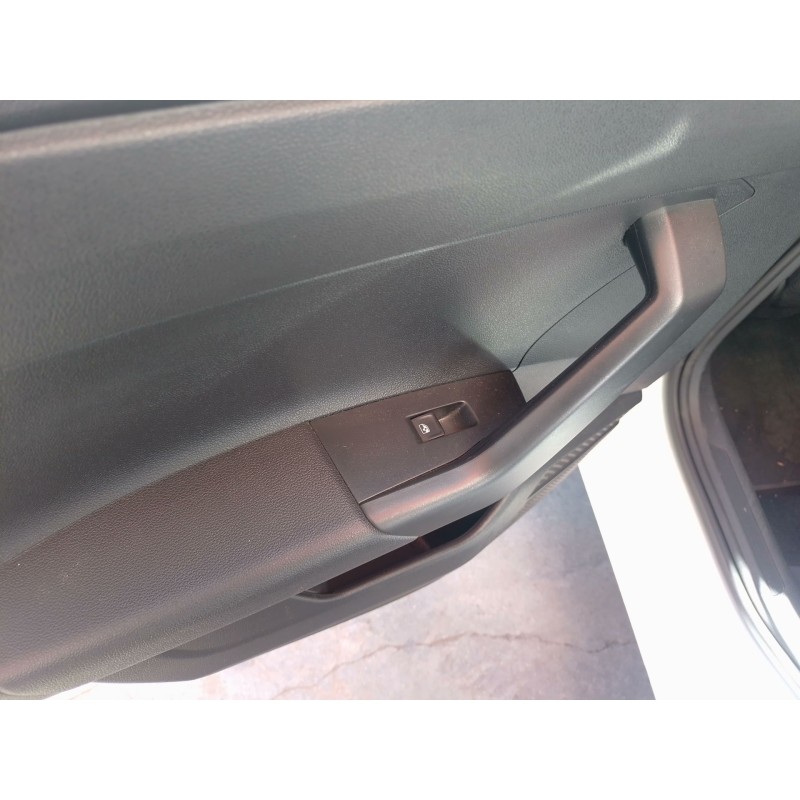 Recambio de mando elevalunas trasero izquierdo para volkswagen polo vi (aw1, bz1, ae1) 1.0 tsi referencia OEM IAM   