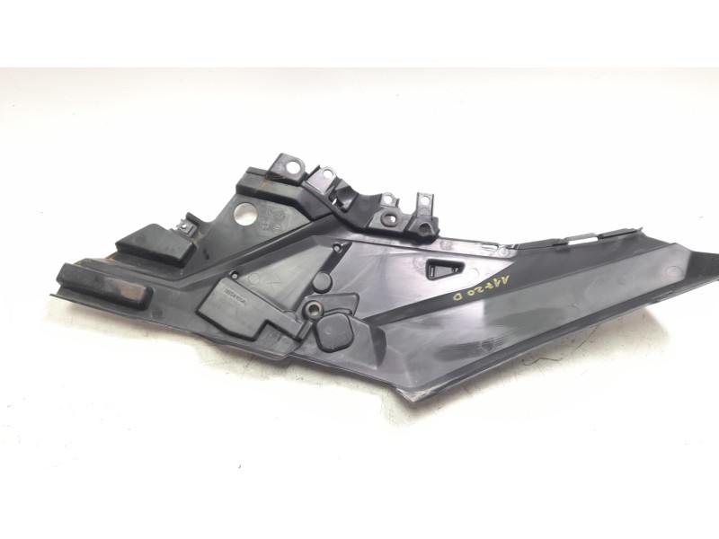 Recambio de moldura para honda x-adv x-adv referencia OEM IAM 81360MKHD000  
