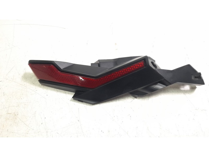 Recambio de moldura para honda x-adv x-adv referencia OEM IAM 77271MKHD000  