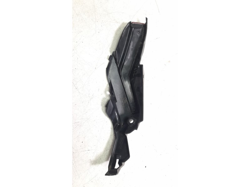 Recambio de moldura para honda x-adv x-adv referencia OEM IAM 77272MKHD000  