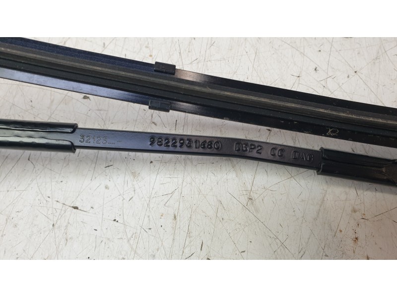Recambio de brazo limpia delantero izquierdo para peugeot 208 ii (ub_, up_, uw_, uj_) 1.2 puretech 100 referencia OEM IAM 982293