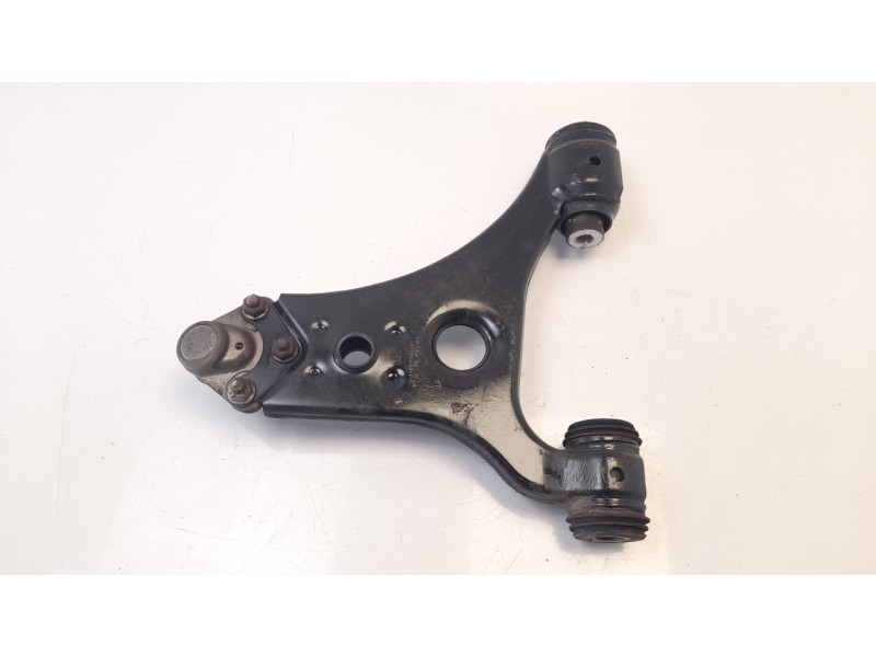 Recambio de brazo suspension inferior delantero derecho para mercedes-benz clase b (w245) 2.0 cat referencia OEM IAM A1693301007