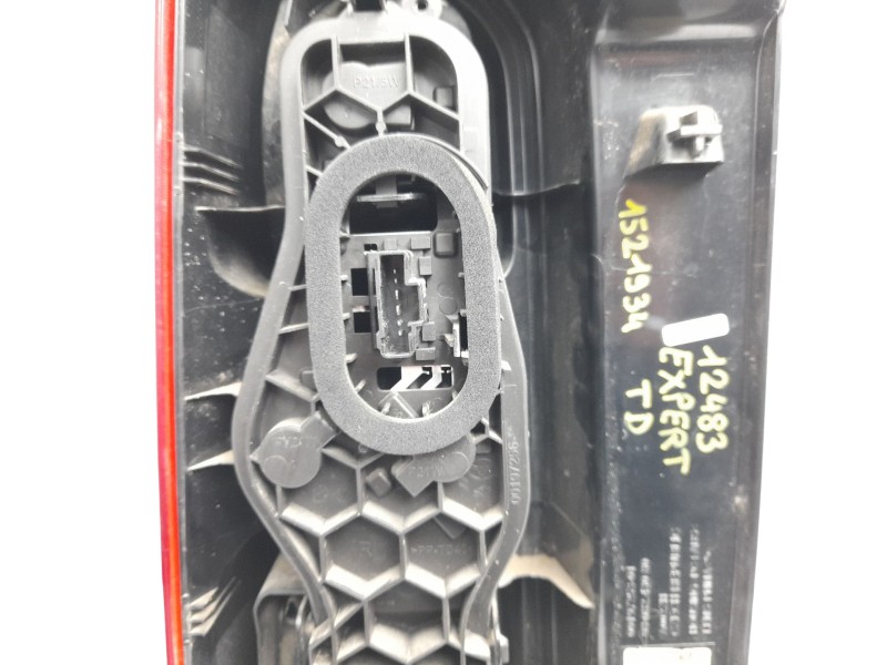 Recambio de piloto trasero derecho para peugeot expert autobús (v_) 1.6 bluehdi 115 referencia OEM IAM 9808243080  103F07620770/