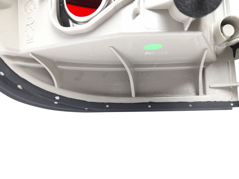 Recambio de piloto trasero derecho para opel zafira a referencia OEM IAM 1222084 103F16231780 103F16231780/OP7154163/16536534/23