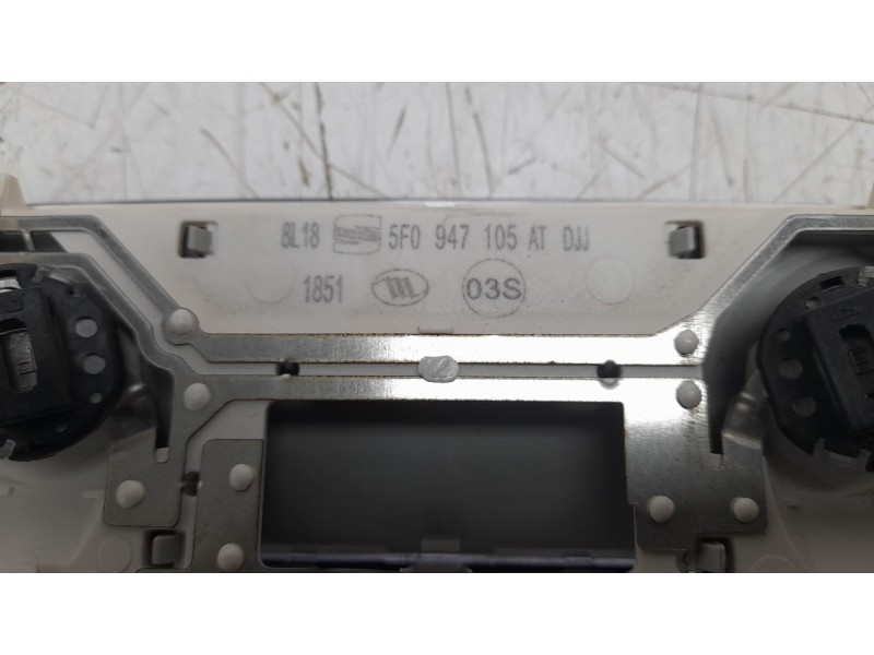 Recambio de luz interior para seat leon (5f1) 1.5 tsi referencia OEM IAM 5F0947105ATDJJ  