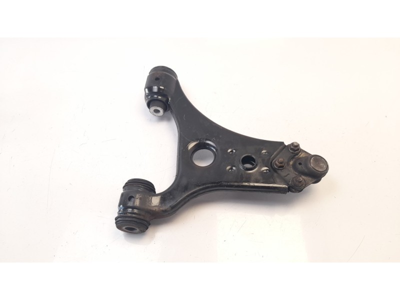 Recambio de brazo suspension inferior delantero izquierdo para mercedes-benz clase b (w245) 2.0 cat referencia OEM IAM A16933009