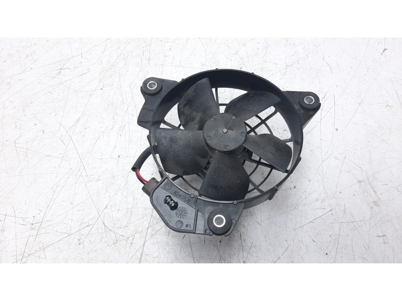 Recambio de electroventilador para smart fortwo coupe 0.9 turbo cat referencia OEM IAM 8240708  