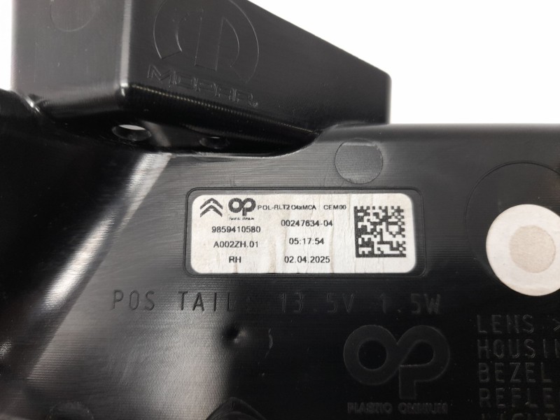 Recambio de piloto trasero derecho interior para citroën c4 iii (ba_, bb_, bc_) 1.2 puretech 130 (bahnsa, bahnsb) referencia OEM