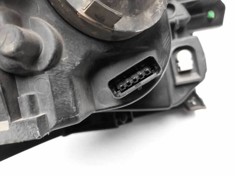 Recambio de faro izquierdo para renault clio iii (br0/1, cr0/1) 1.5 dci (br17, cr17) referencia OEM IAM 260607570R  10119461002/