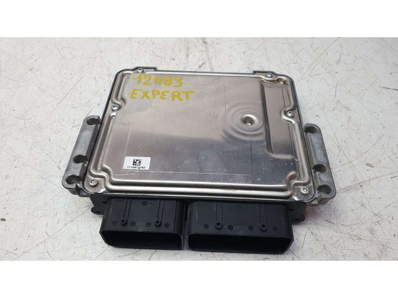 Recambio de centralita motor uce para peugeot expert autobús (v_) 1.6 bluehdi 115 referencia OEM IAM 9825318180  