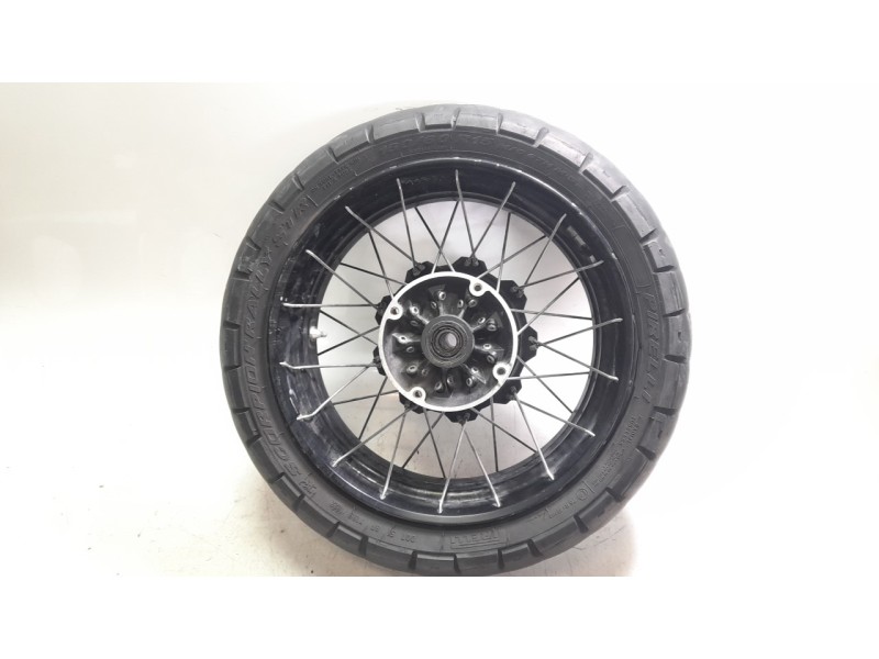 Recambio de llanta trasera para honda x-adv x-adv referencia OEM IAM 42650MKHD01  