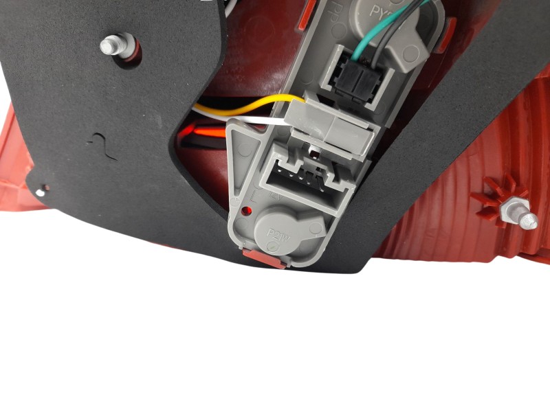 Recambio de piloto trasero izquierdo para toyota yaris (ksp9/scp9/nlp9) referencia OEM IAM 8156152490 108905751 108905751/TY3254