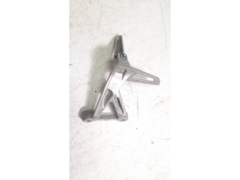 Recambio de estribera izquierda para honda cbr 500r cbr 500 r referencia OEM IAM 50712MGSD30  
