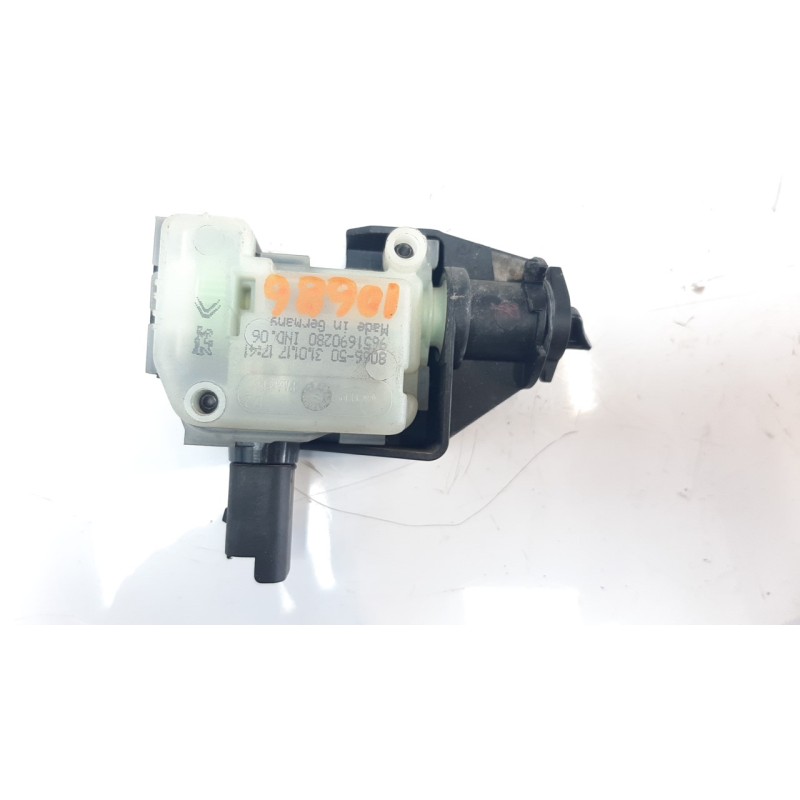 Recambio de tapa exterior combustible para citroen c4 lim. 1.2 12v e-thp referencia OEM IAM 9651690280  