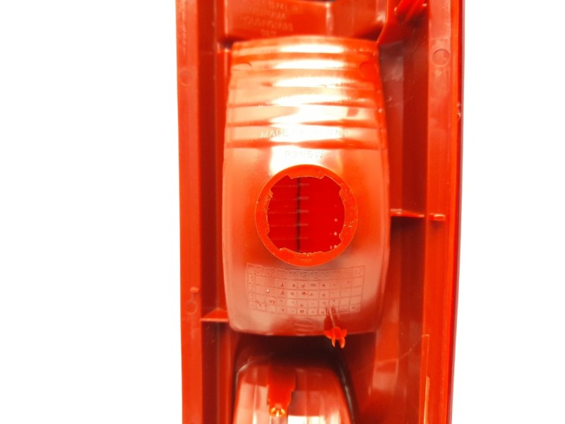 Recambio de piloto trasero izquierdo para renault trafic caja cerrada (ab 4.01) referencia OEM IAM 8200415250 103F19830771 103F1