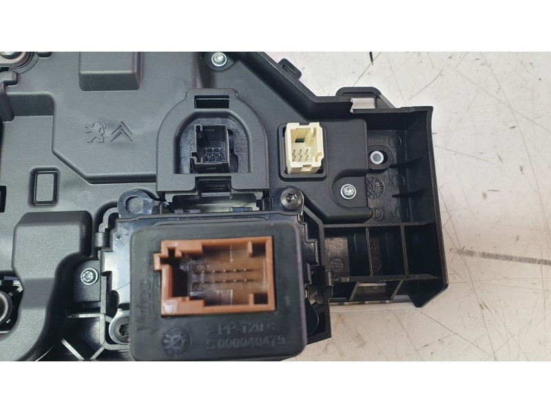 Recambio de pantalla multifuncion para citroën c4 picasso ii 1.6 bluehdi 120 referencia OEM IAM 9831652880  