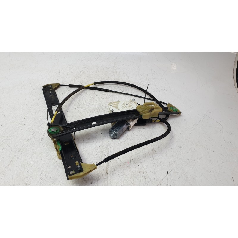 Recambio de elevalunas delantero derecho para audi a1 sportback (8xa, 8xf) 1.6 tdi referencia OEM IAM 8X4837462A / 8X4837462 / 8