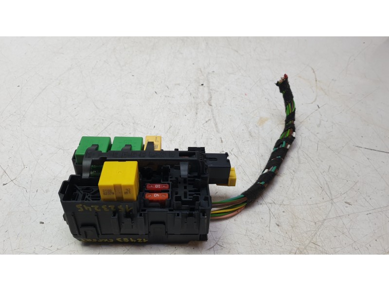 Recambio de caja reles / fusibles para peugeot expert autobús (v_) 1.6 bluehdi 115 referencia OEM IAM 9806192580  