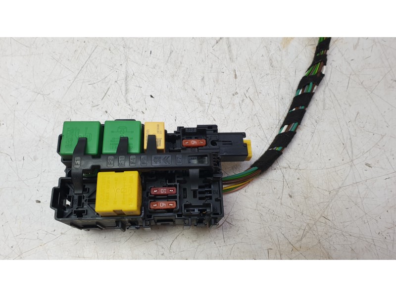 Recambio de caja reles / fusibles para peugeot expert autobús (v_) 1.6 bluehdi 115 referencia OEM IAM 9806192580  