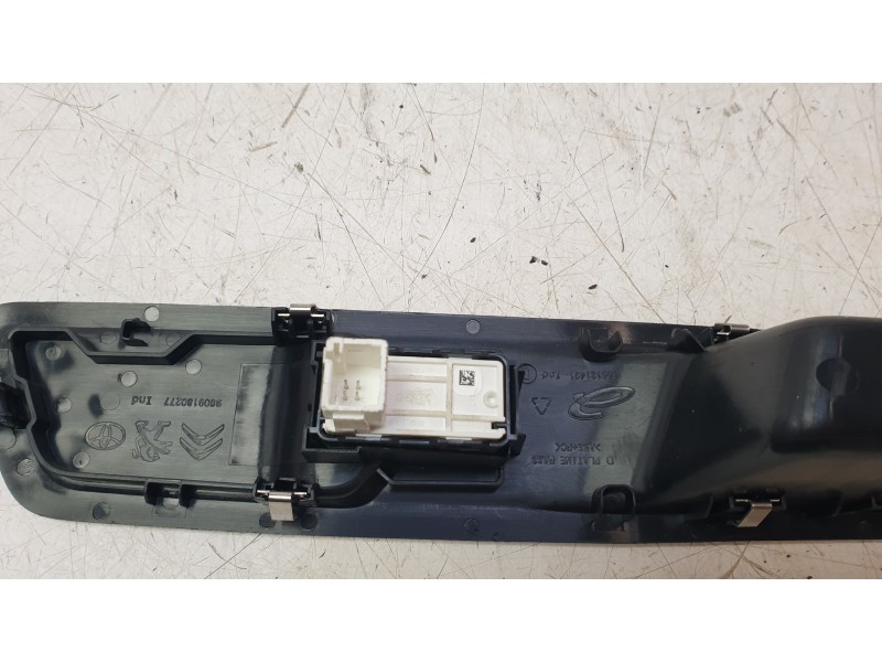 Recambio de mando elevalunas delantero derecho para peugeot expert autobús (v_) 1.6 bluehdi 115 referencia OEM IAM 98144407ZD  