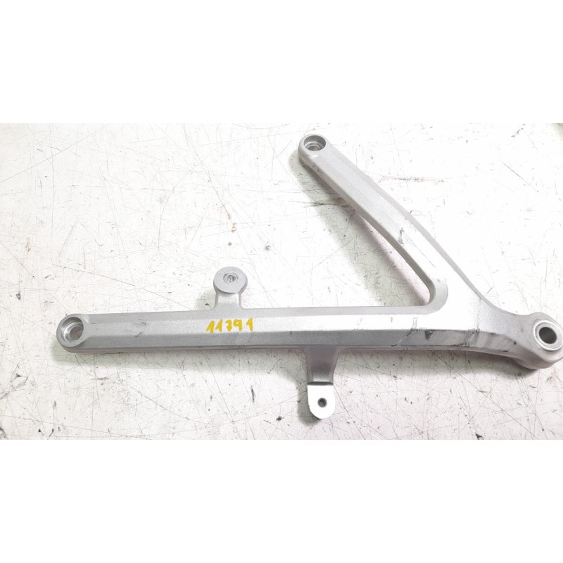 Recambio de soporte motor izquierdo para ktm 1290 super adventure wh 1290 super adventure wh referencia OEM IAM   