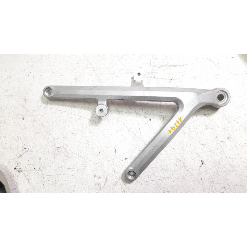 Recambio de soporte motor derecho para ktm 1290 super adventure wh 1290 super adventure wh referencia OEM IAM 6190300510001  