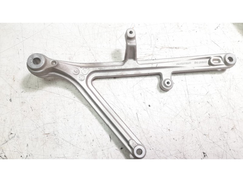 Recambio de soporte motor derecho para ktm 1290 super adventure wh 1290 super adventure wh referencia OEM IAM 6190300510001  