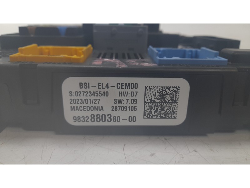 Recambio de caja reles / fusibles para opel corsa f (p2jo) 1.2 (68) referencia OEM IAM 983288038000  