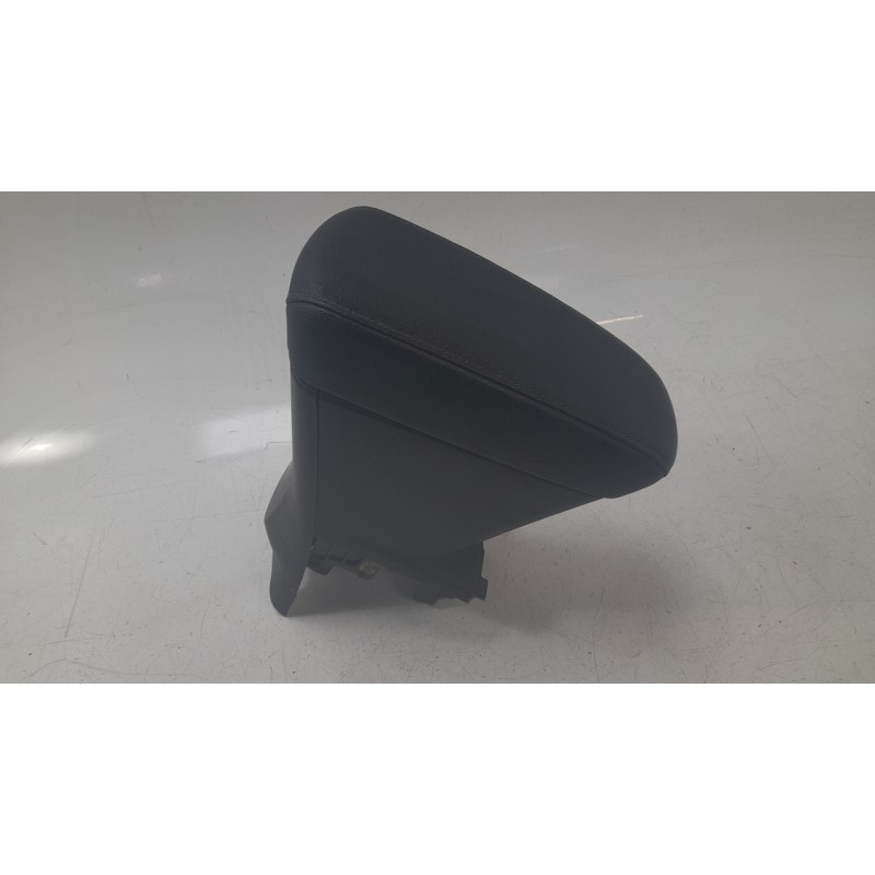 Recambio de apoyabrazos central para opel corsa f (p2jo) 1.2 (68) referencia OEM IAM 98295340ZD  