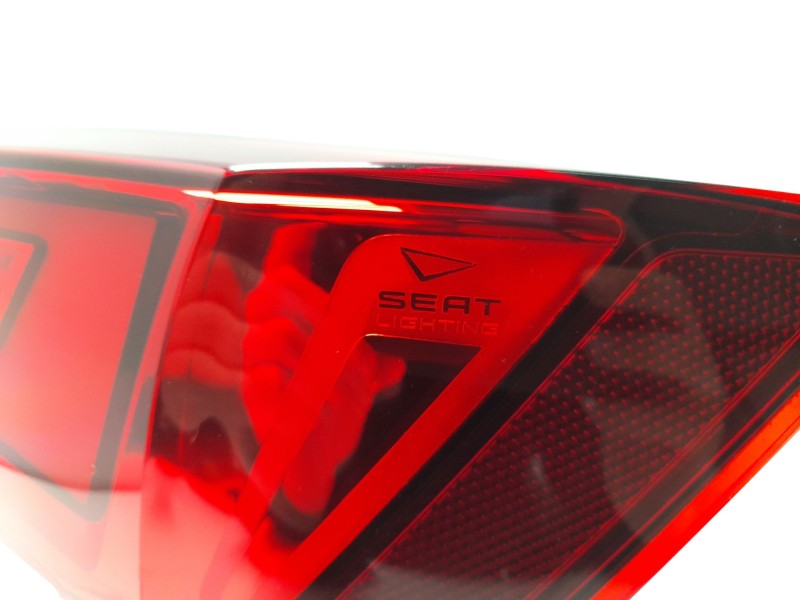 Recambio de piloto trasero derecho para seat ateca (kh7, khp) 1.5 tsi referencia OEM IAM 575945208D  