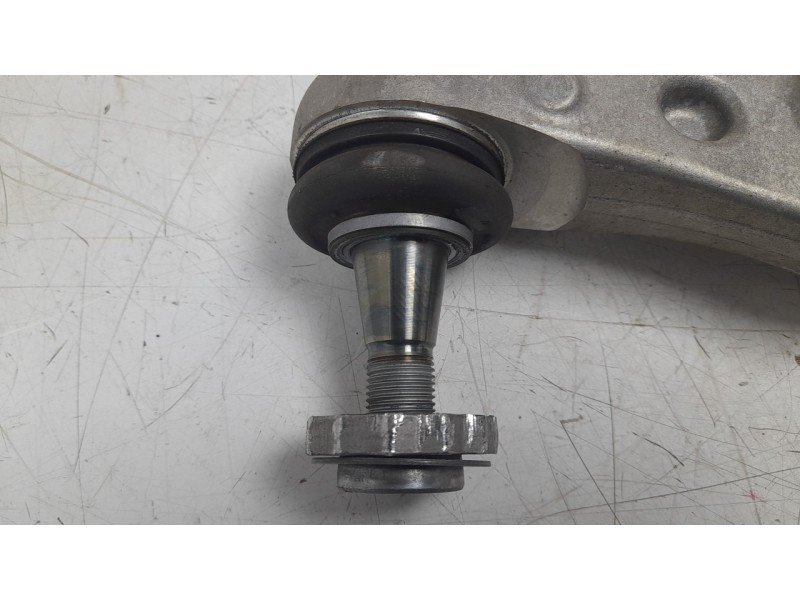 Recambio de brazo suspension superior delantero izquierdo para mercedes-benz cle cle 220d referencia OEM IAM A2143305300  