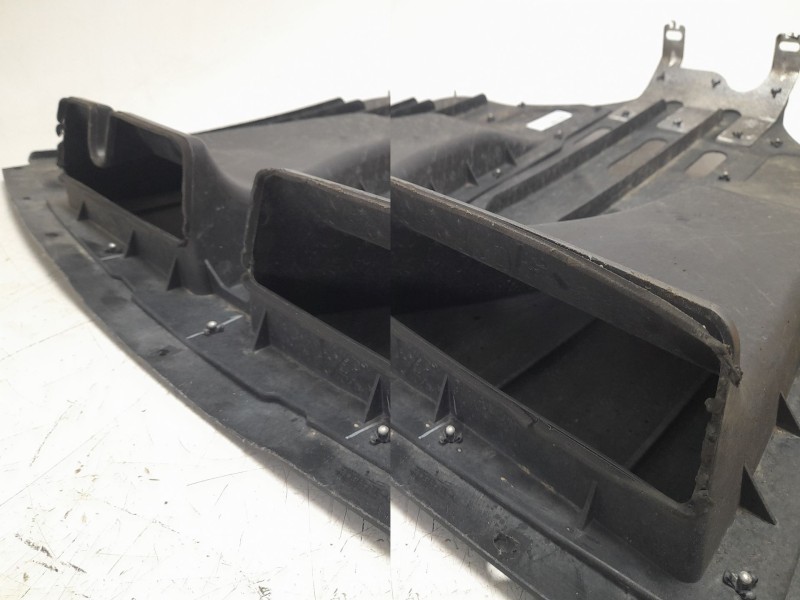 Recambio de cubrecarter para ford mustang mach 1 referencia OEM IAM FR3V4W017A  