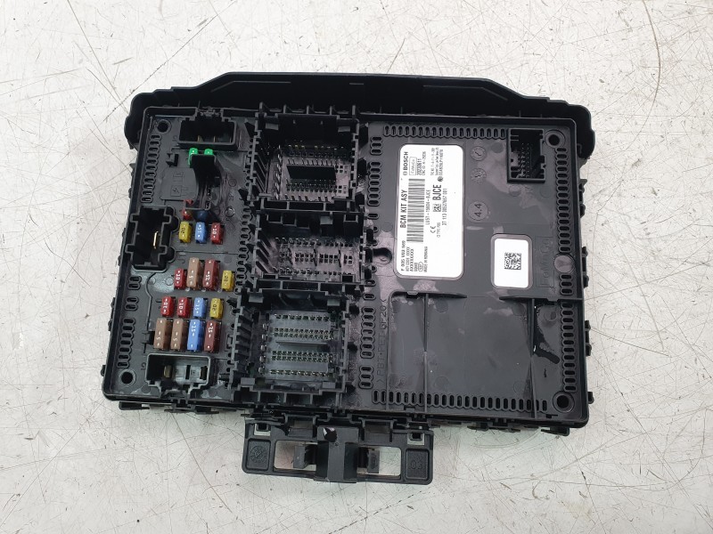Recambio de caja reles / fusibles para ford kuga iii (dfk) 2.5 fhev referencia OEM IAM LU5T15604BJCE  