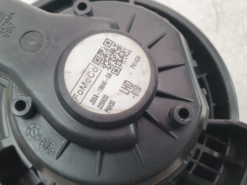 Recambio de ventilador calefaccion para ford kuga iii (dfk) 2.5 fhev referencia OEM IAM 2587601  