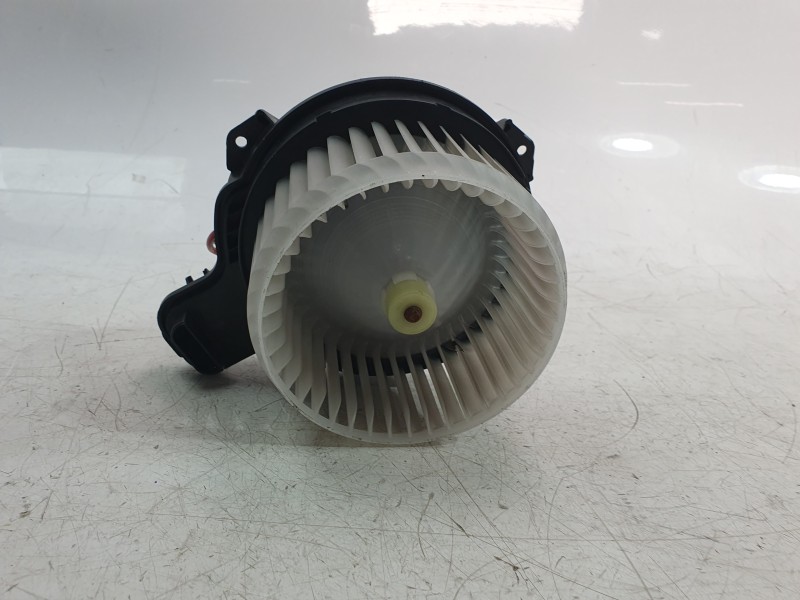 Recambio de ventilador calefaccion para ford kuga iii (dfk) 2.5 fhev referencia OEM IAM 2587601  