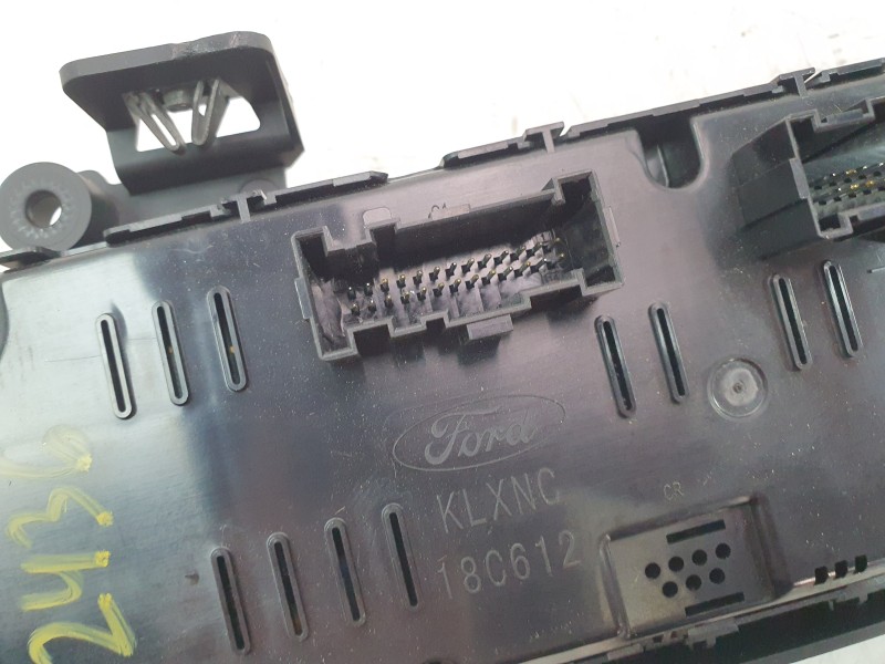 Recambio de mando climatizador para ford kuga iii (dfk) 2.5 fhev referencia OEM IAM 2534657  