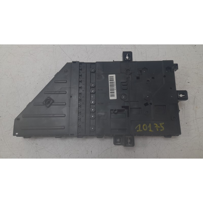 Recambio de caja reles / fusibles para porsche cayman (typ 981c) gt4 referencia OEM IAM 99161030103  