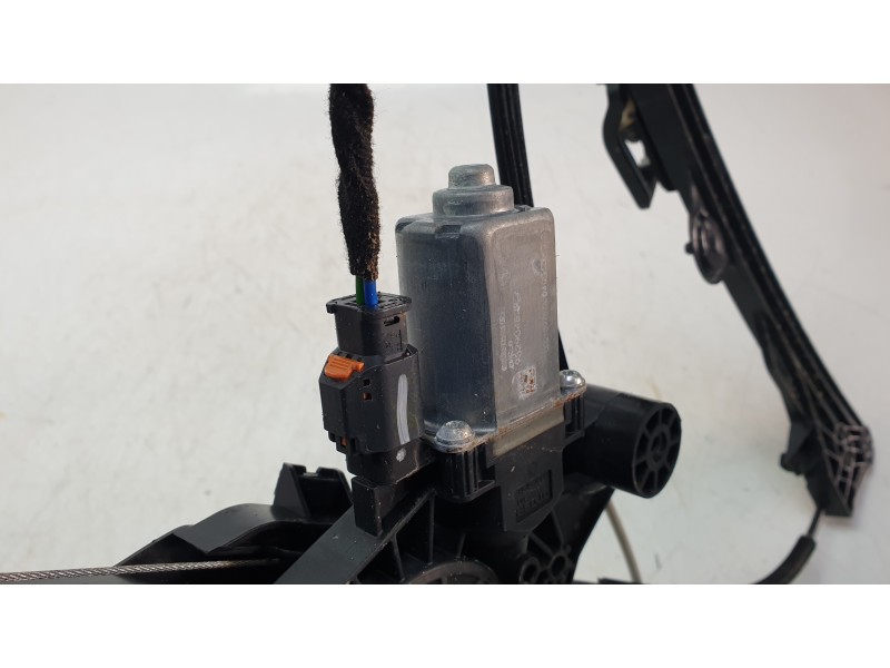 Recambio de elevalunas delantero izquierdo para opel astra l (ov5) 1.2 (fphnsl, fphnsr) referencia OEM IAM 9830815080  