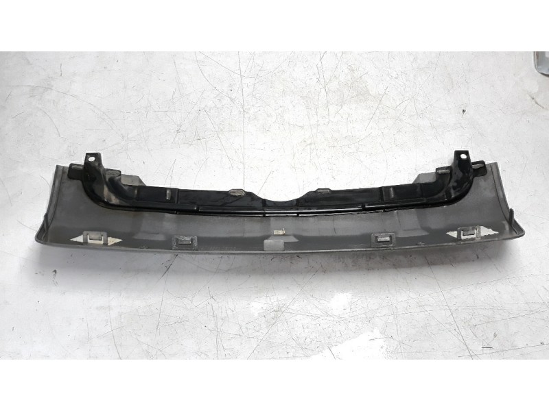 Recambio de molduras traseras para land rover discovery sport 2.0 td4 cat referencia OEM IAM FK7217F954  