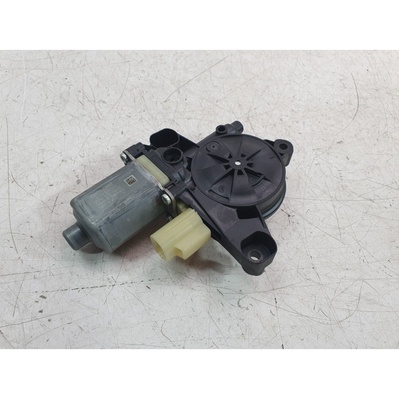 Recambio de motor elevalunas delantero derecho para ford kuga iii (dfk) 2.5 fhev referencia OEM IAM CM0940800  