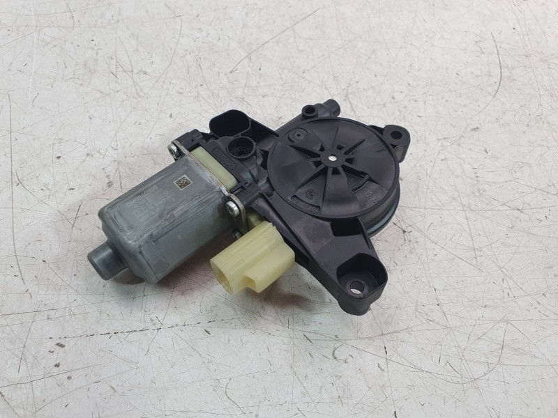 Recambio de motor elevalunas delantero derecho para ford kuga iii (dfk) 2.5 fhev referencia OEM IAM CM0940800  