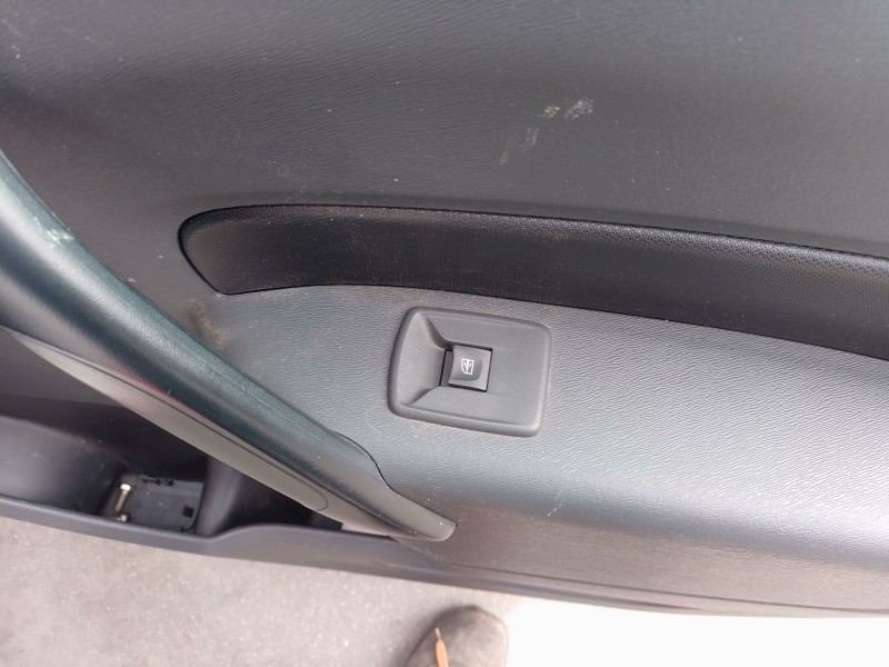 Recambio de mando elevalunas delantero derecho para renault kangoo express (fw0/1_) z.e. (fw0z, fw1z) referencia OEM IAM   