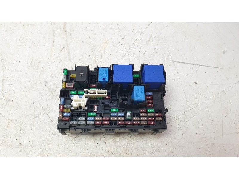Recambio de caja reles / fusibles para renault captur ii (hf_) tce 90 (hfm6) referencia OEM IAM 243801284R  